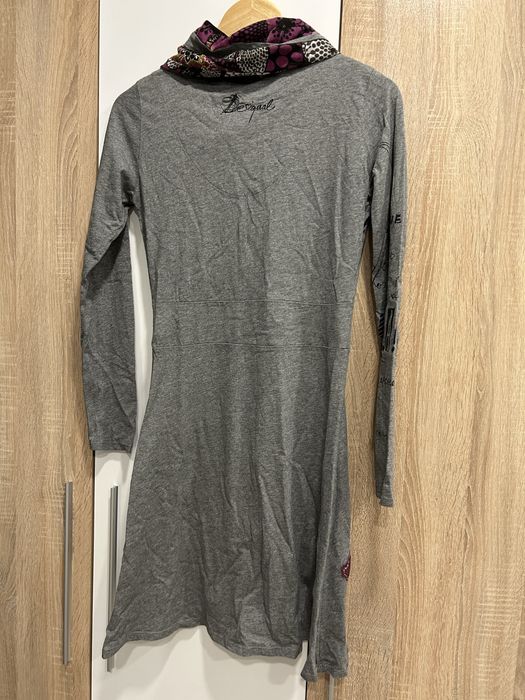 Десигуал рокля….