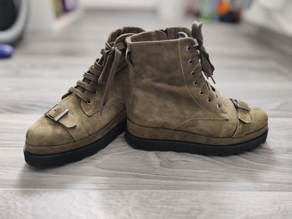 Ghete/adidași de vanzare