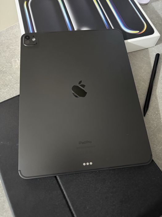Apple iPad Pro 13 512GB SpaceBlack с 20 месеца гаранция