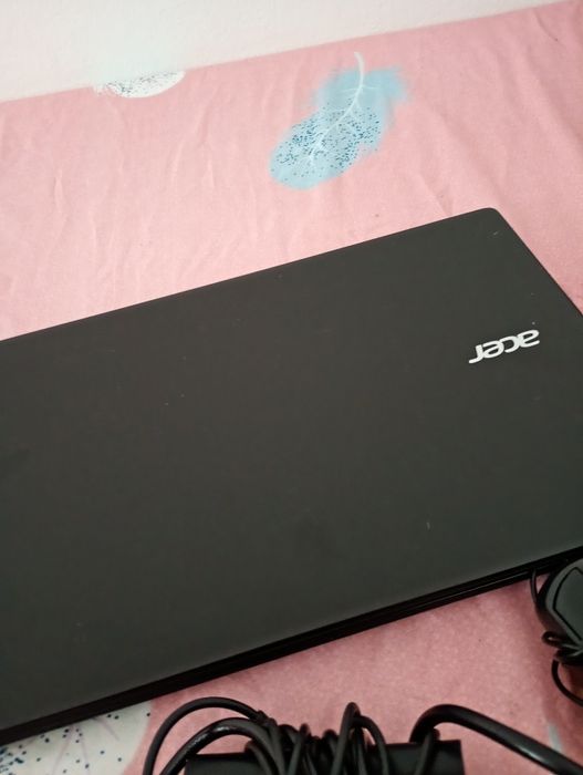 Leptop Acer , 8 din 10 . Accept SI schimburi diferite