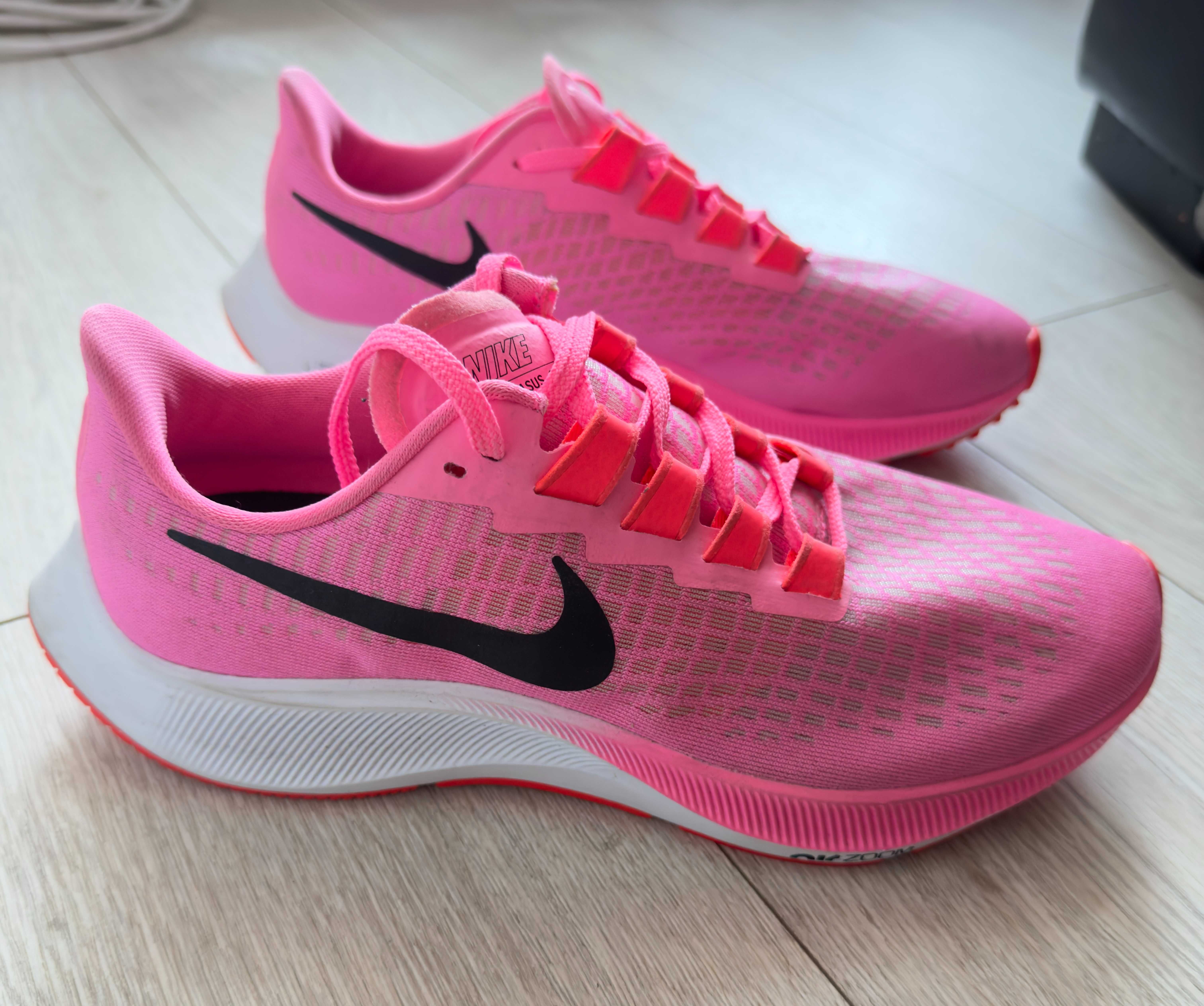 Дамски маратонки Nike