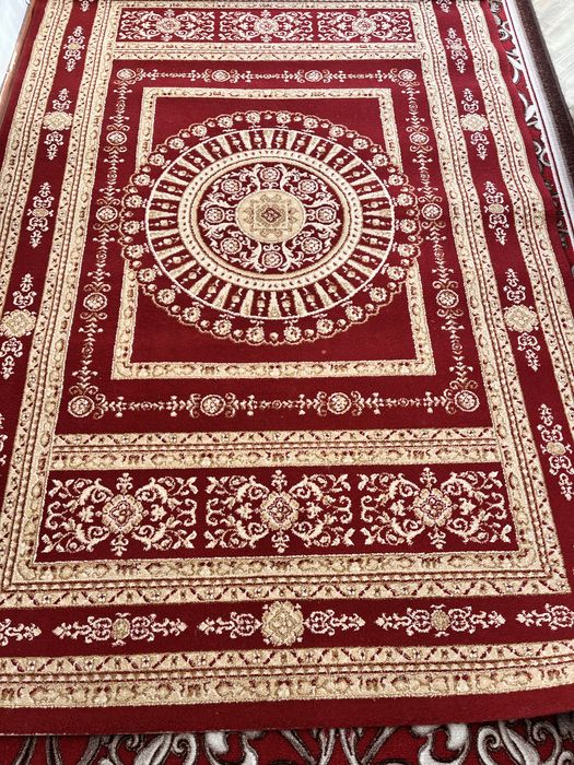 Ковер полушерстянной размером 1.5х2.3