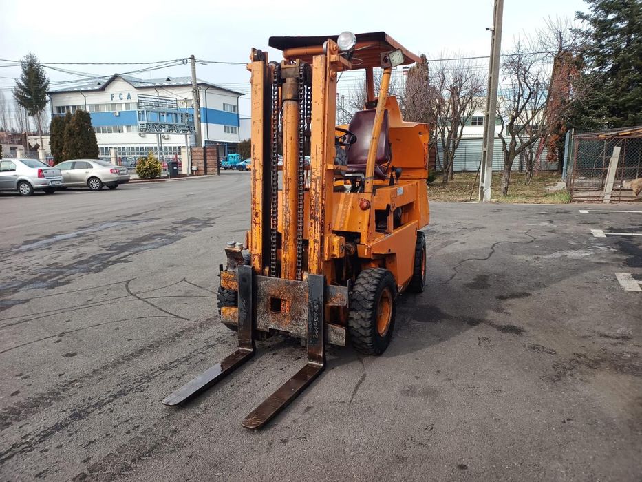 Motostivuitor diesel ridica 3 tone la 5 metri