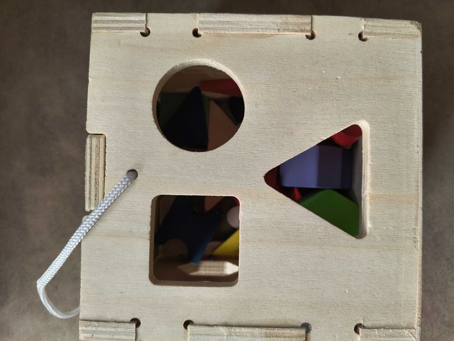 Дървени играчки и музикален куб Hoodle pyramid