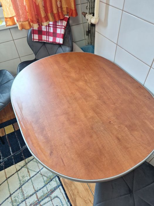 Masa bucatarie ovala