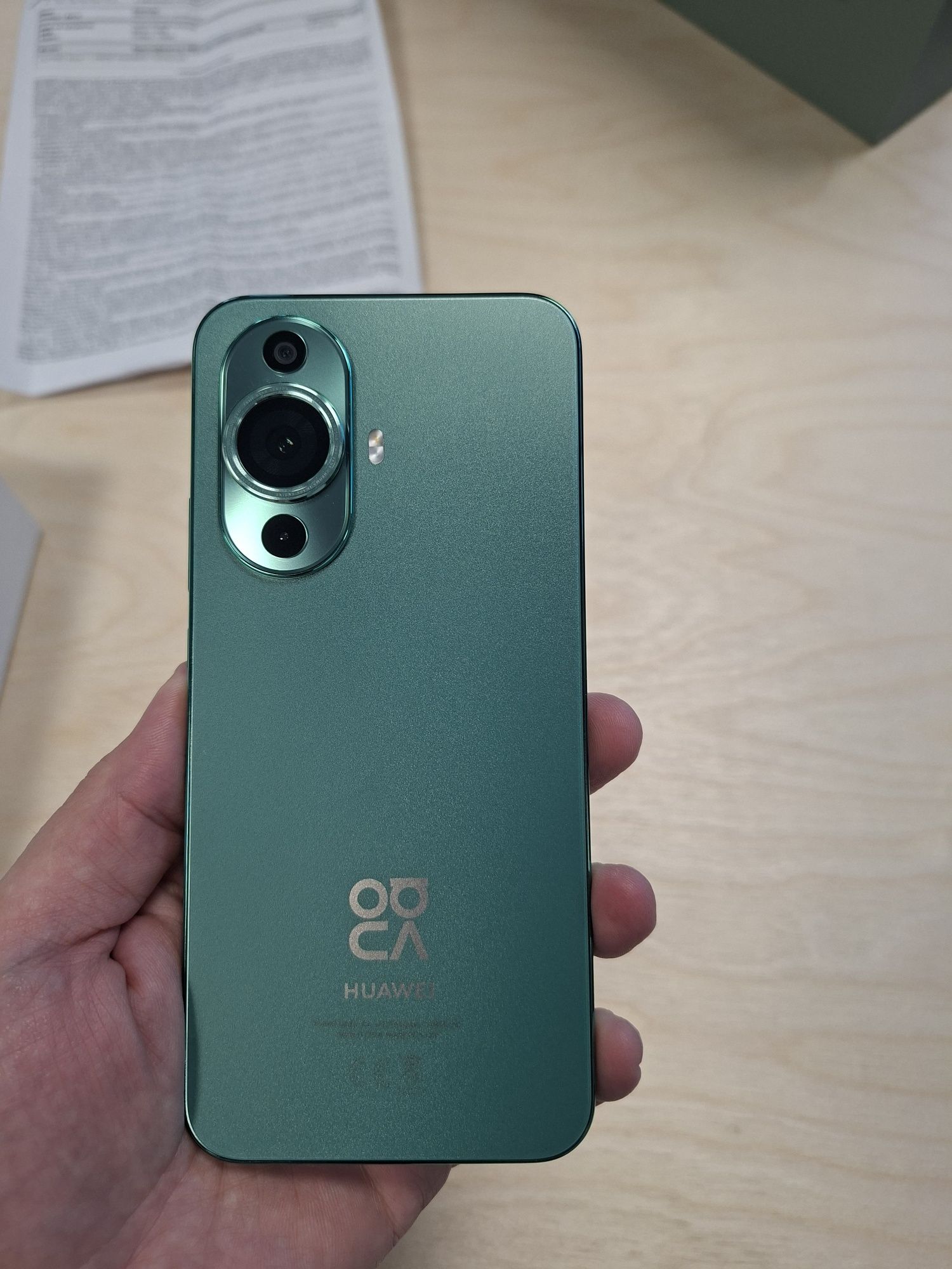 Huawei Nova 11 green