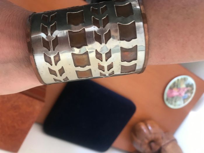 Продавам елегантна гривна