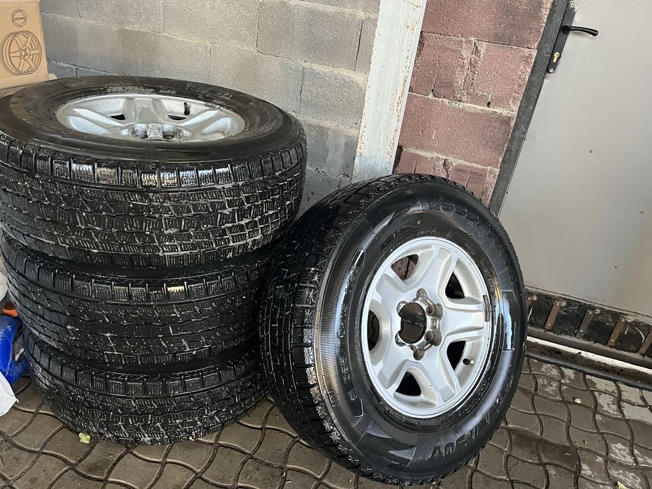 265/70/R16 зимняя резина диски оригинал от прадо 95