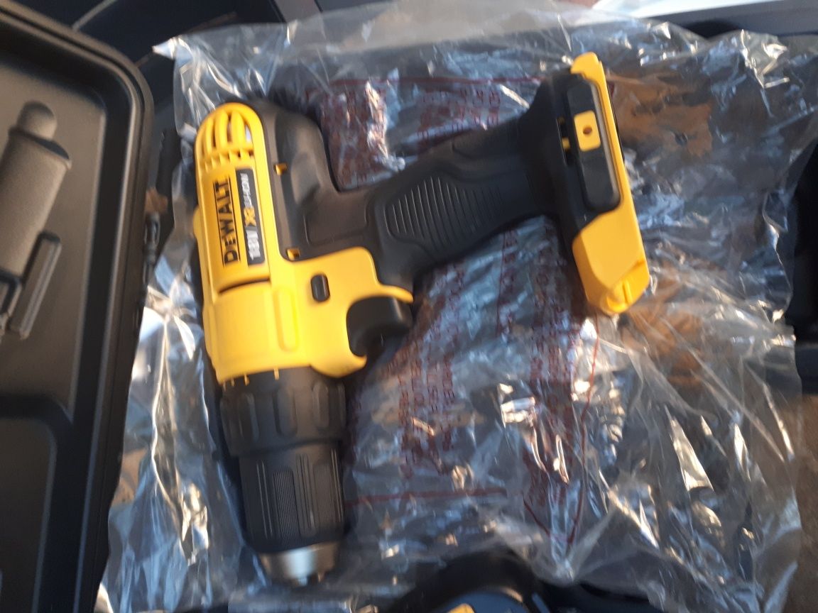 Винтоверт DEWALT