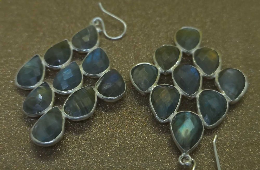 Cercei din argint cu labradorit fațetat – NOI