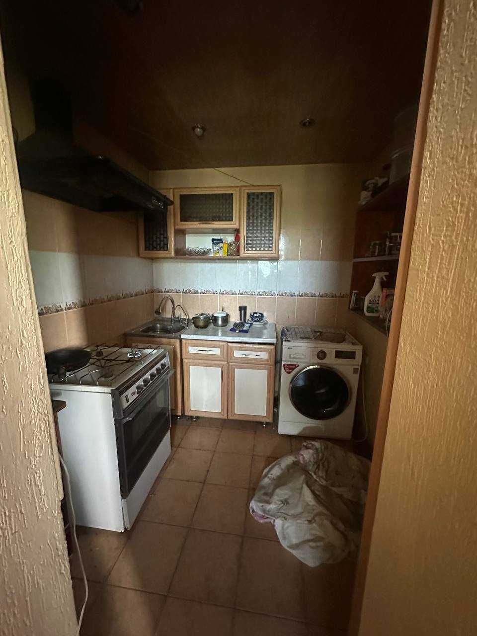 СРОЧНО !! Продается квартира в Яшнабаде 3/3/4 ( 67 кв/м ) Дворец