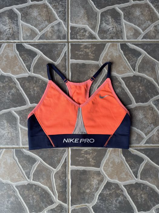 Дамско бюстие Nike