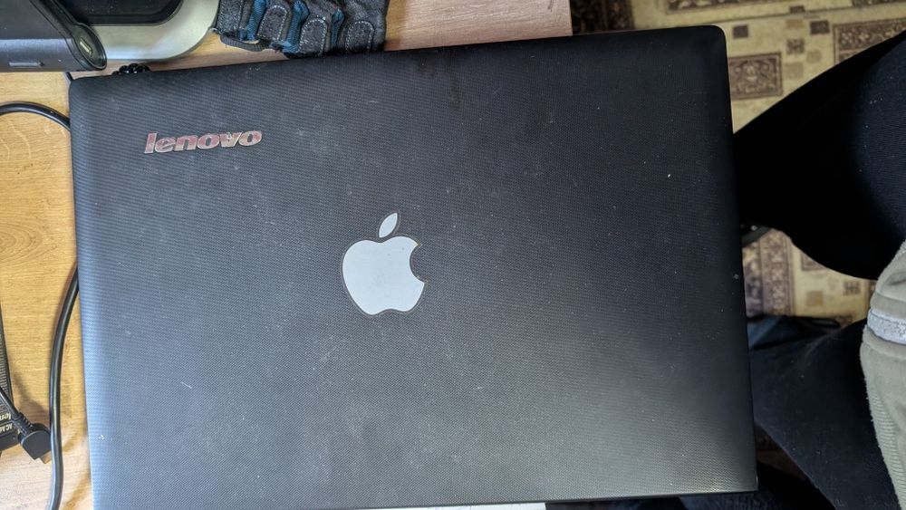 Ноутбук рабочий в хорошем состоянии