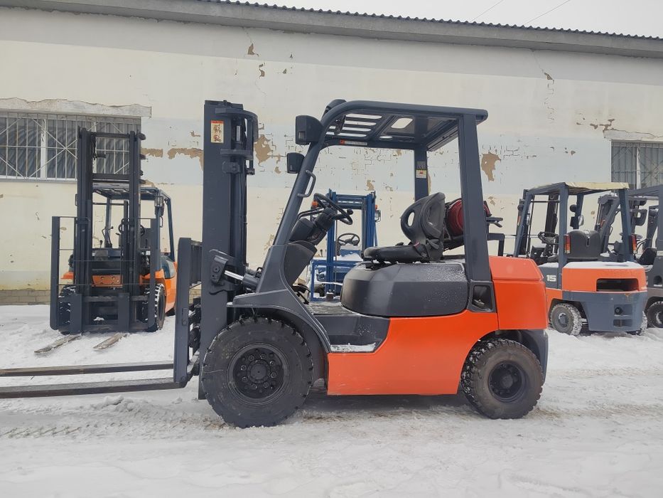 Продам вилочный погрузчик. Кара