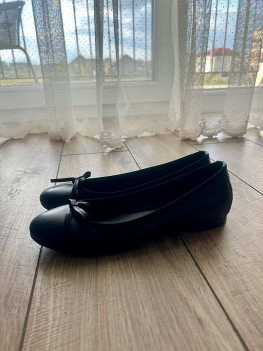 Balerini din piele de vânzare