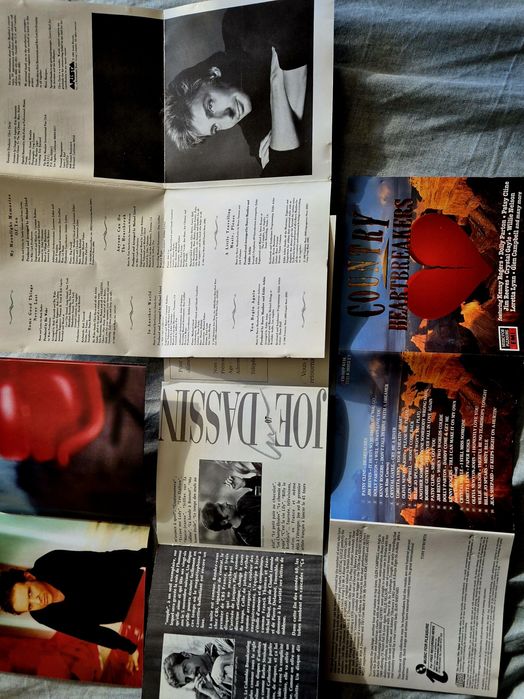 Orginal Нови СD с Албум цветни снимки Simple Red, Madona Shakira Joe C