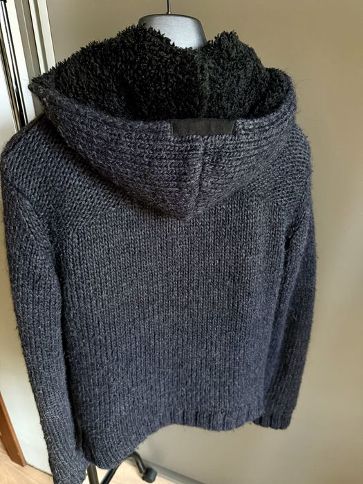 Вълнена зимна жилетка на Energie с цип и качулка. Черна. Размер М.