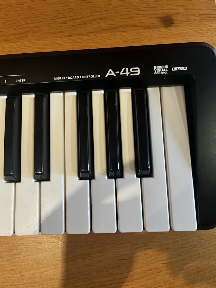 Roland A-49 неразличима от нова!
