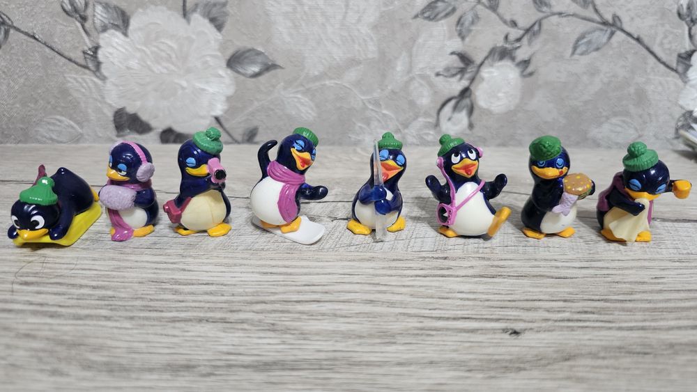 Киндер сюрприз. Пингвины зимние.