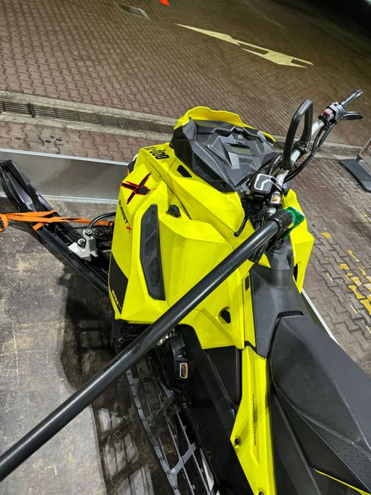 Ski doo 850 summit X