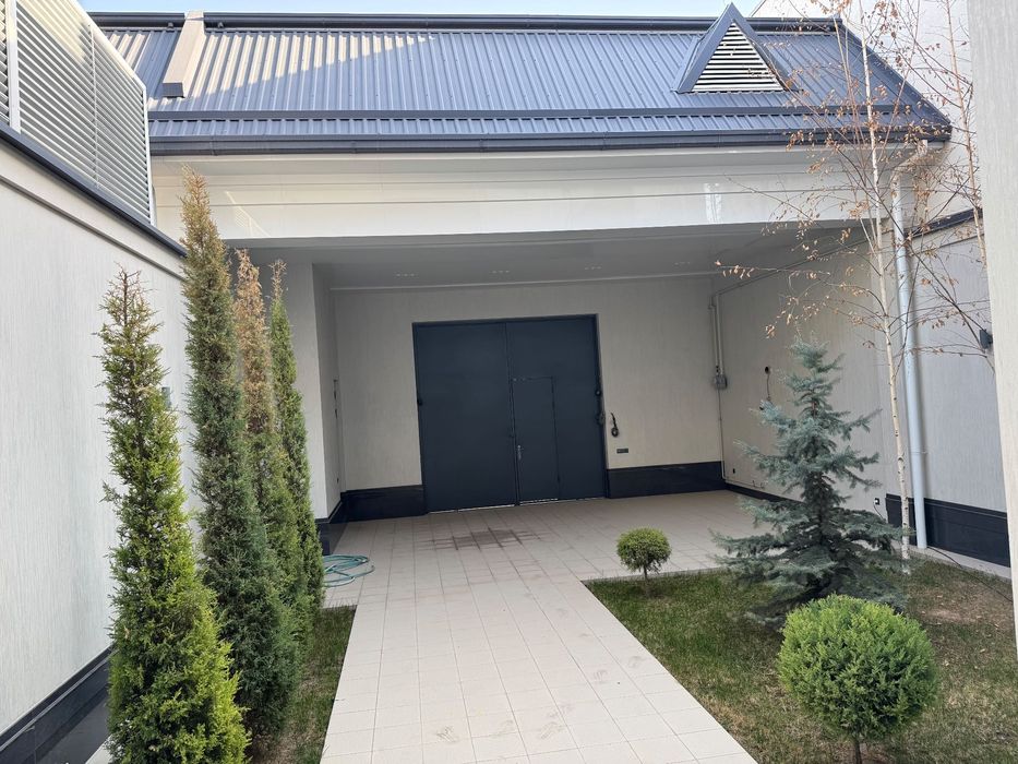 Собственник. Исломобод махалля 2.5 соток 5 комнат + кухня