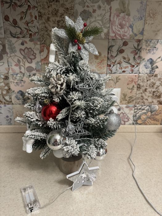 Настольная елочка и гирляндой, бу