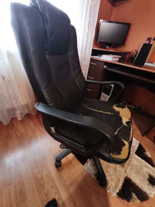 Scaun de birou ergonomic – 300 lei