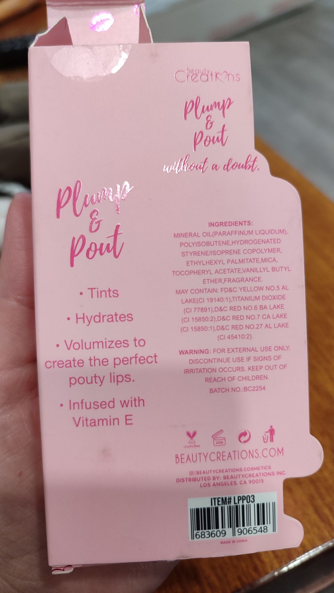 Блеск для губ (plump & pout)