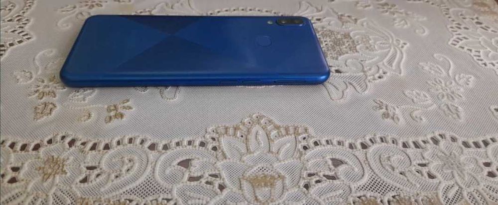 Samsung A10s yaxshi holatda