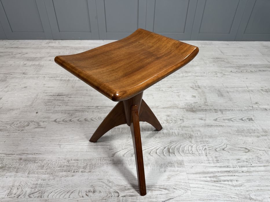 Стол за пиано Girsberger от 1958г. Р458