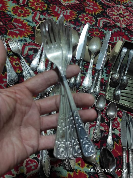 Срочно продаю Ложки Вилки и чайные ложки из милхёра