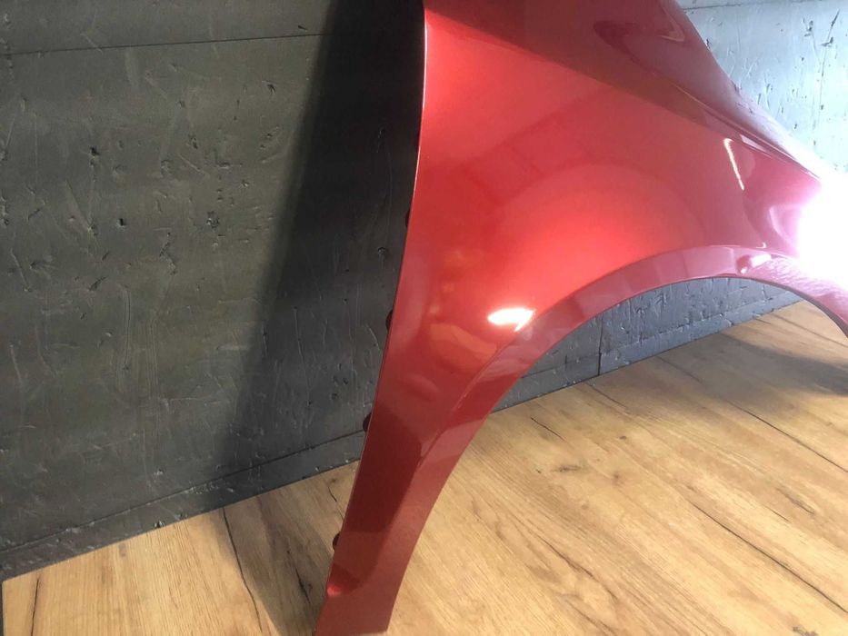 Aripa Fata Dreapta VW Golf 5/V Plus 2005-2009 (LA3X (Rosu))