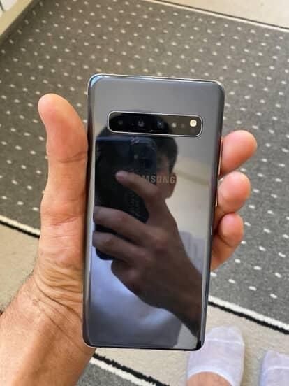 S10+ 8/512 hamma joyi radnoy tel ideal aybi yo'q