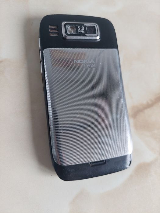 [E72] Vând Nokia E72, în stare bună dar cu probleme la încărcare /poze