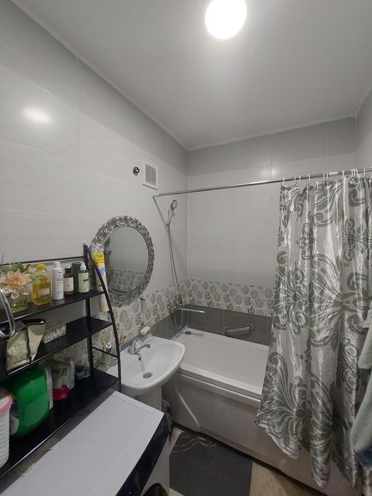 Срочна сотилади Янгиҳаёт 9-худуд  3-хона