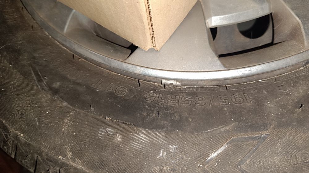 Cauciucuri de iarna cu jante 195 65 15