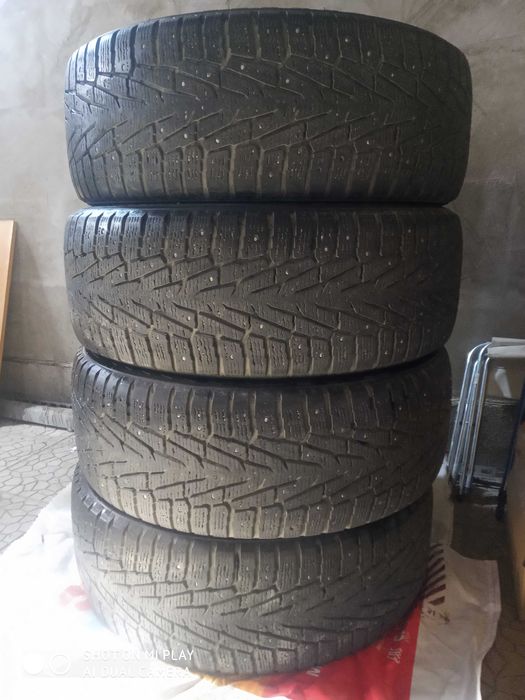 Комплект Б\у  шипованая резина Nokian Hakkapeliitta 7 265/60 R18 114T.