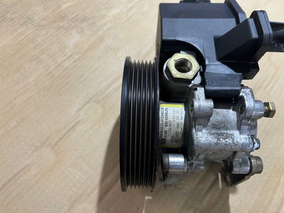 Хидравлична помпа за Mercedes W202 W208 W210 (2.0 / 2.3 Бензин)