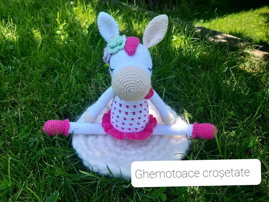 Balerina Rosie- jucărie croșetată manual