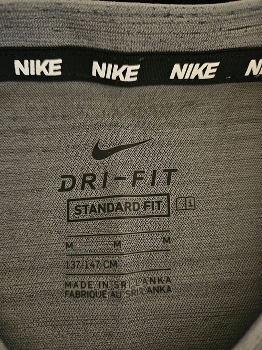 Тениска NIKE 137-147