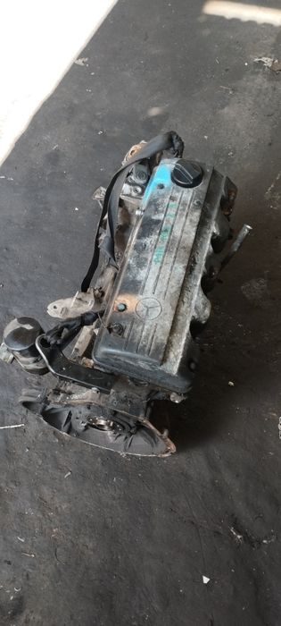 Двигатель по запчастям M102 2.3 мерс