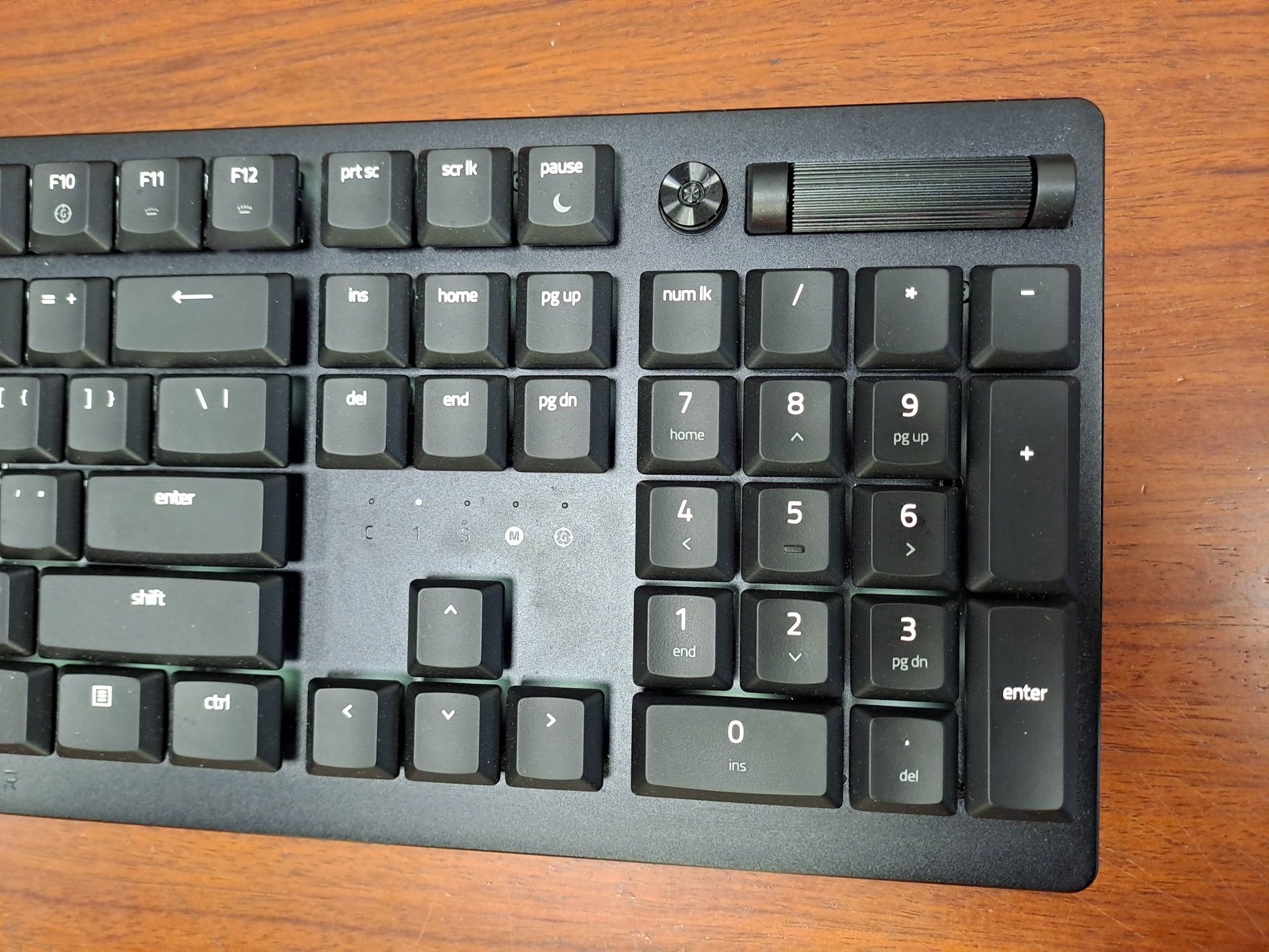 RAZER - Deathstalker V2 - клавиатура