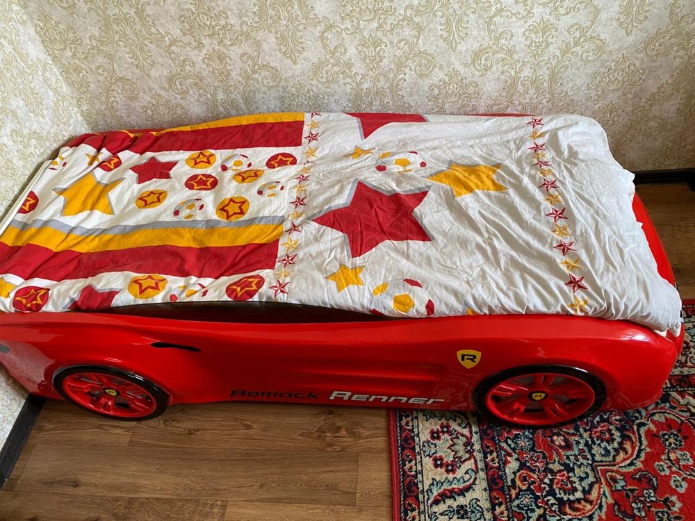 Кровать детская машинка