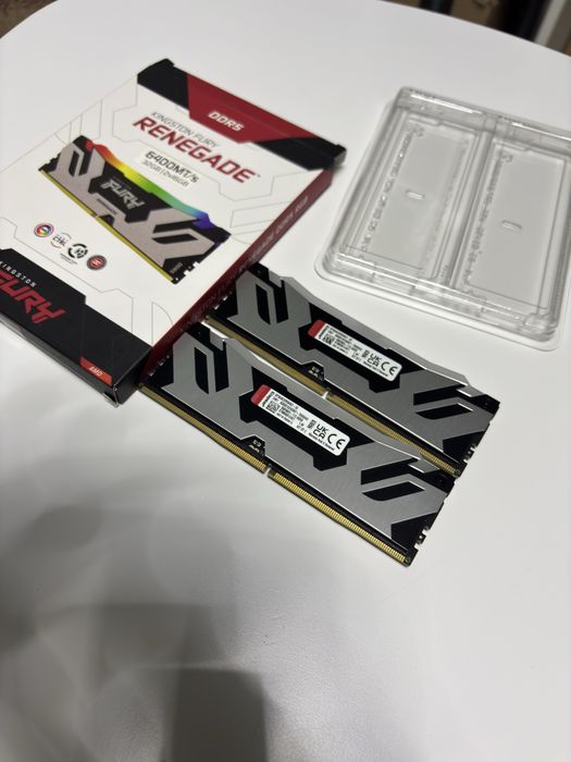 Memorie kit  DDR 5 Fury Renegade 32gb rgb 6400mhz cl32.