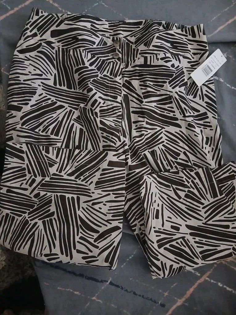 Buna vand pantaloni xl masirati rochie xl 42 stare buna