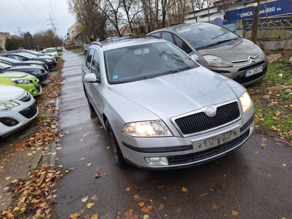 Set faruri stanga si dreapta skoda octavia 2 an 2007 non facelift