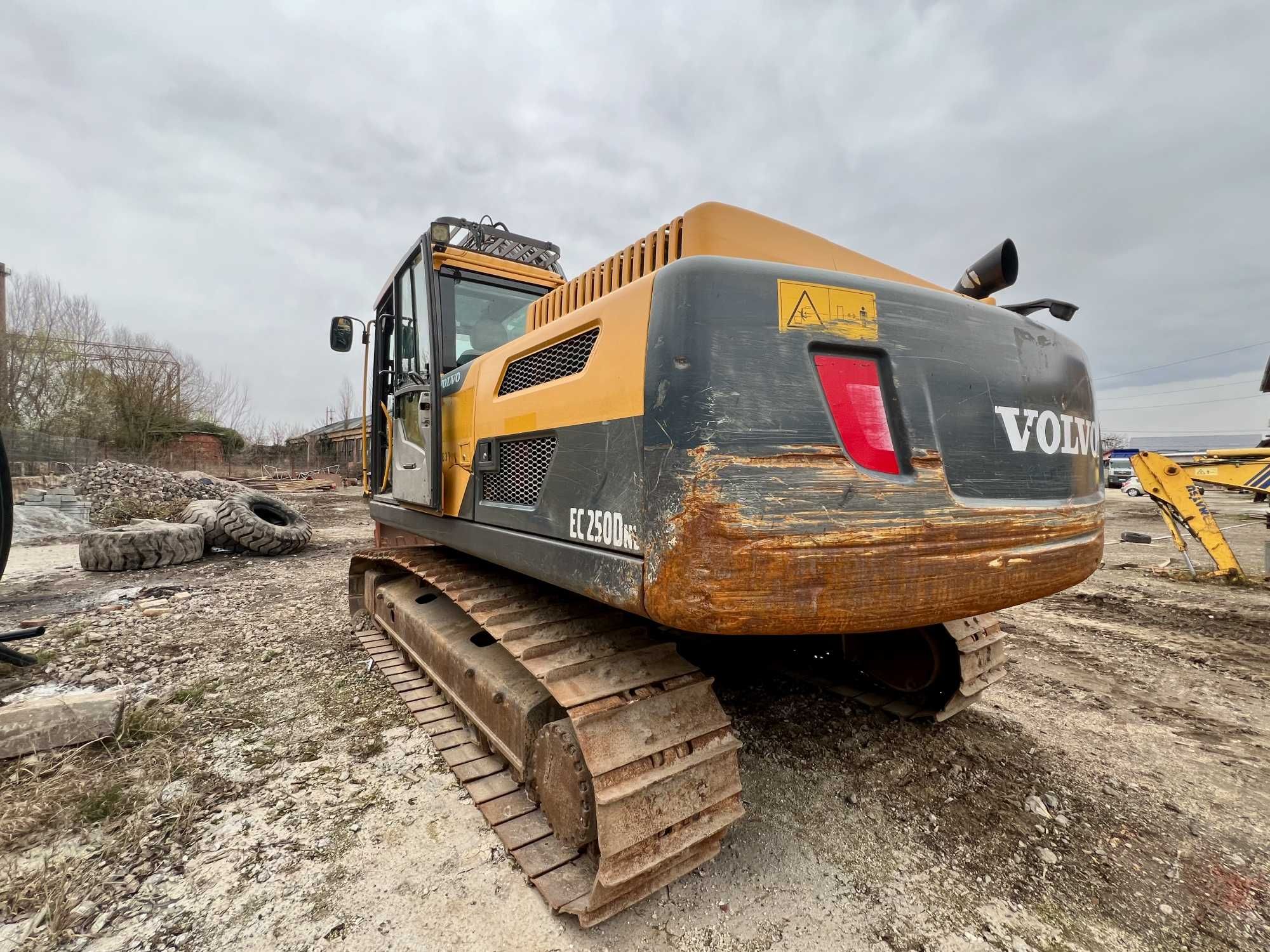 Excavator Volvo EC250DNL