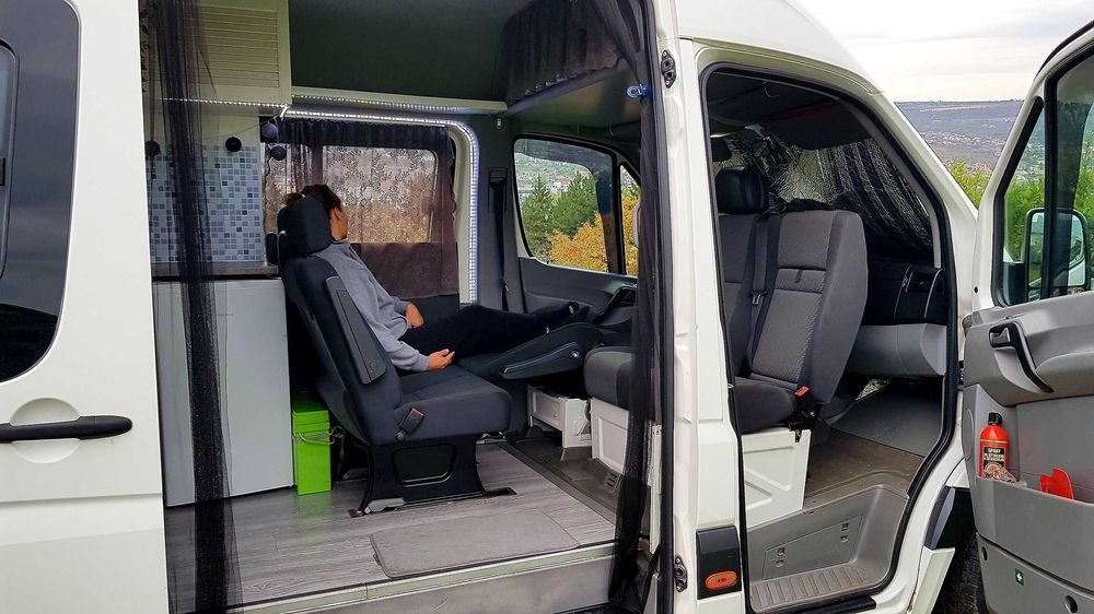 VW Crafter 2012 - M1 cu 6 locuri Autorulota / Campervan / offcamping