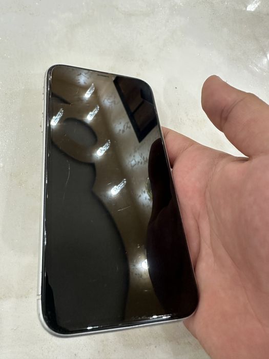 Като нов Iphone xr 128GB може и бартер