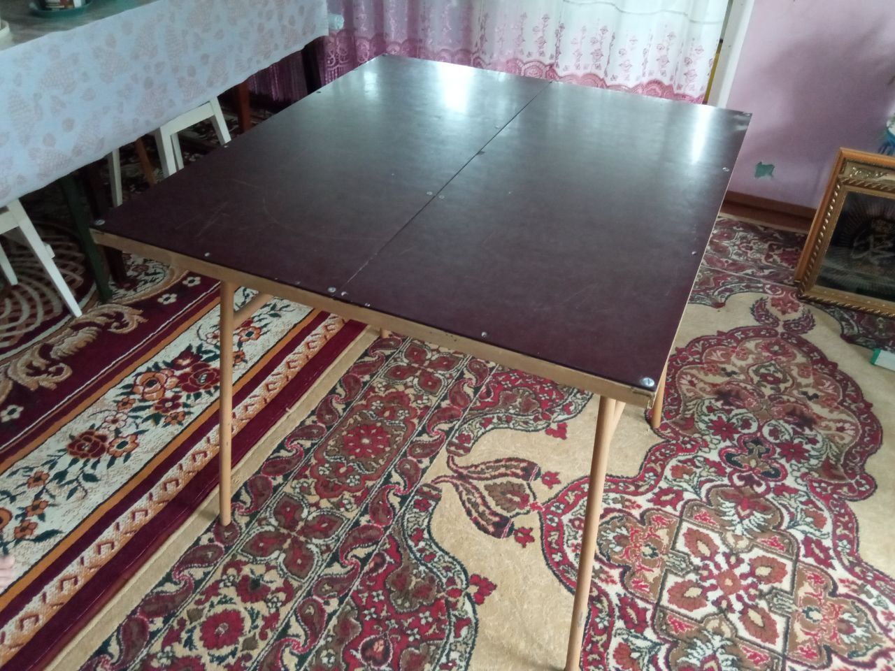 Стол---продаётся